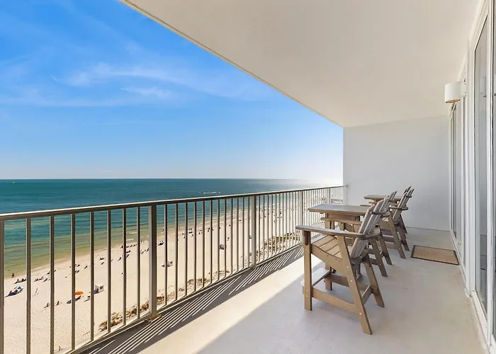 Bright Beachfront W Private Balcony Zero-entry Pool Gym & Hot Tub Holiday home *