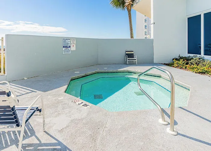 Holiday home Bright Beachfront W Private Balcony Zero-entry Pool Gym & Hot Tub *