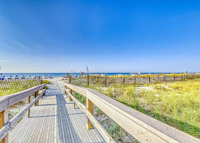 Holiday home Bright Beachfront W Private Balcony Zero-entry Pool Gym & Hot Tub Gulf Shores
